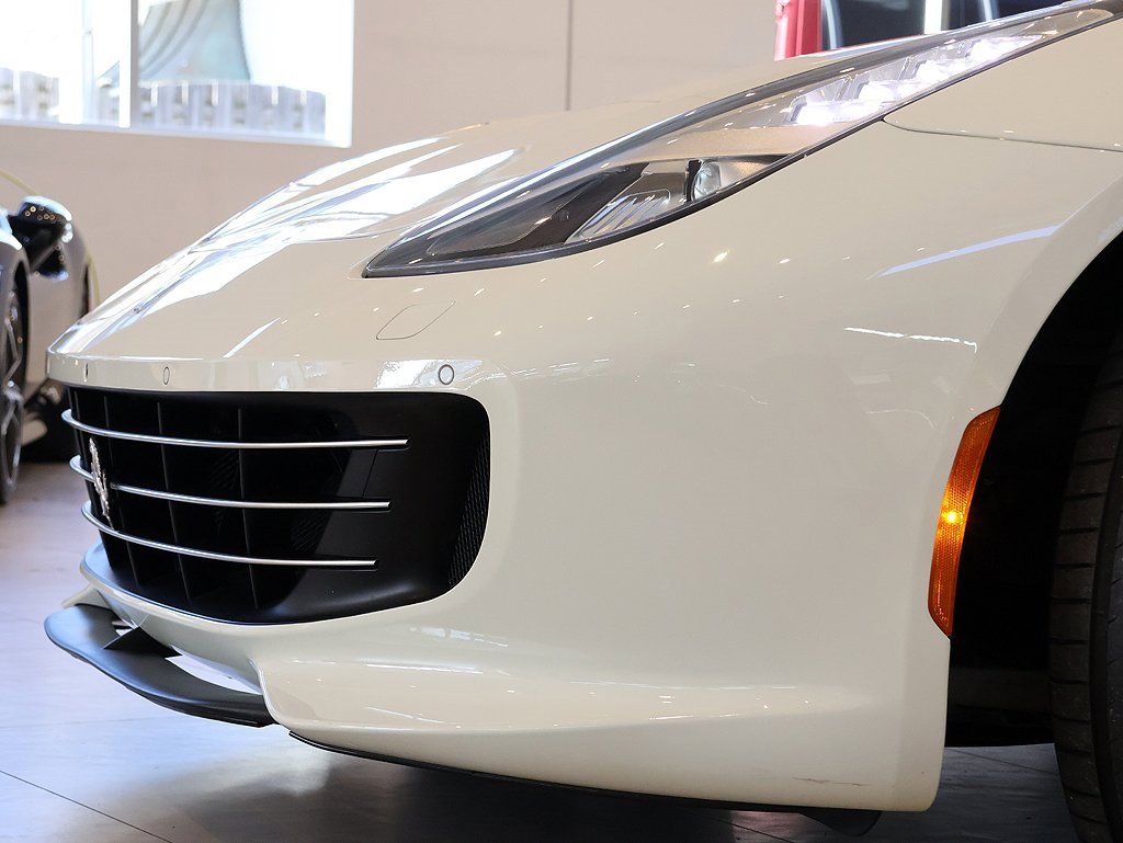 Certified 2018 Ferrari GTC4Lusso image 22