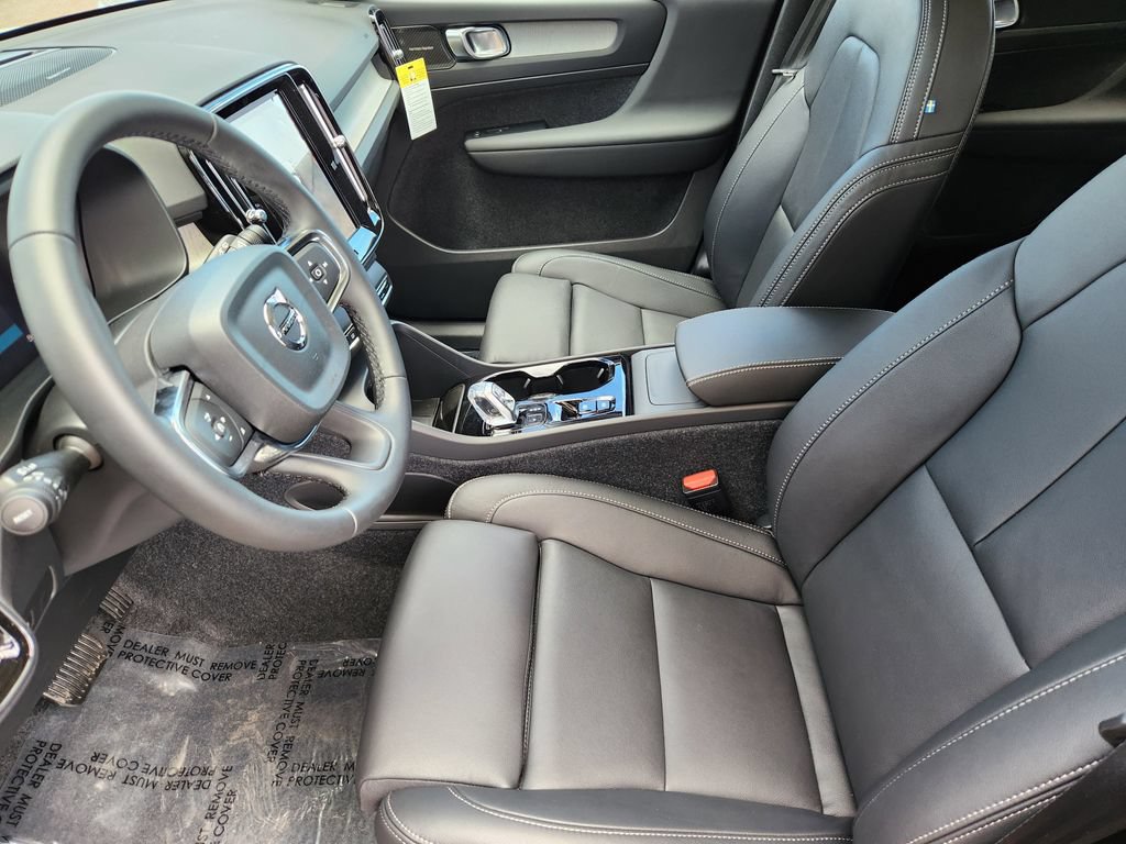 New 2026 Volvo XC40 B5 Ultra w/ Climate Package AWD/4WD image 4