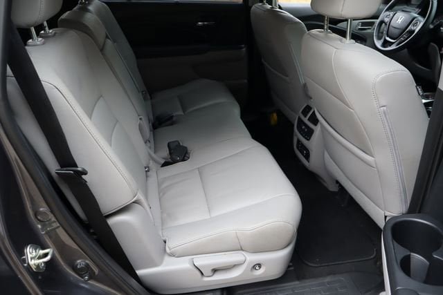 Used 2017 Honda Pilot Touring image 18