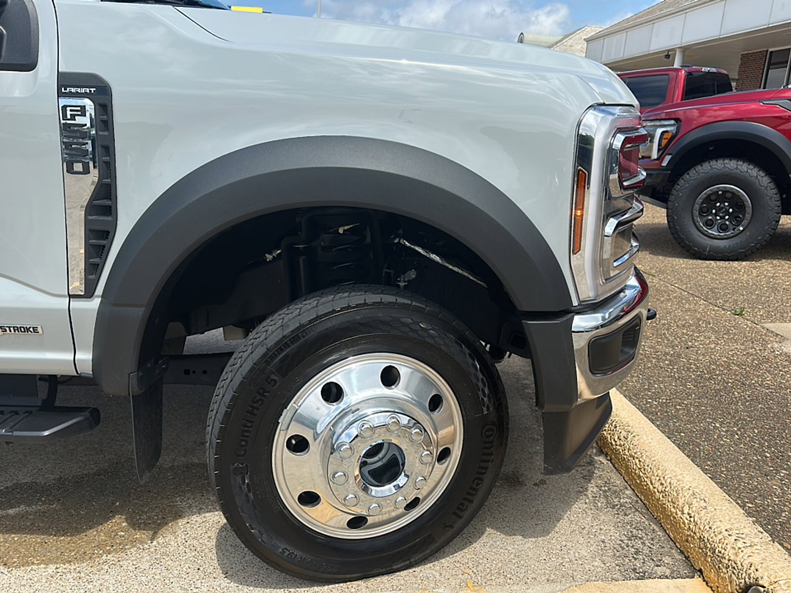Used 2025 Ford F550 4x4 Crew Cab Super Duty image 14