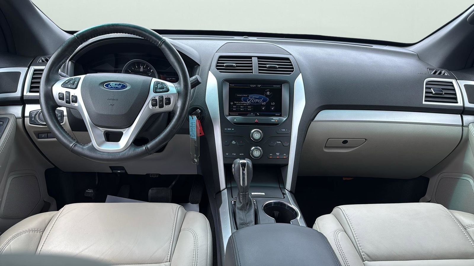 Used 2015 Ford Explorer XLT w/ Equipment Group 202B image 22