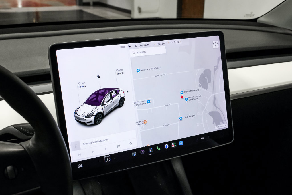 Used 2022 Tesla Model Y Long Range AWD/4WD image 18