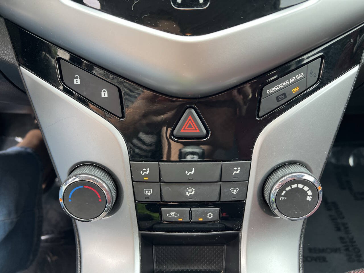 Used 2014 Chevrolet Cruze LT FWD image 19