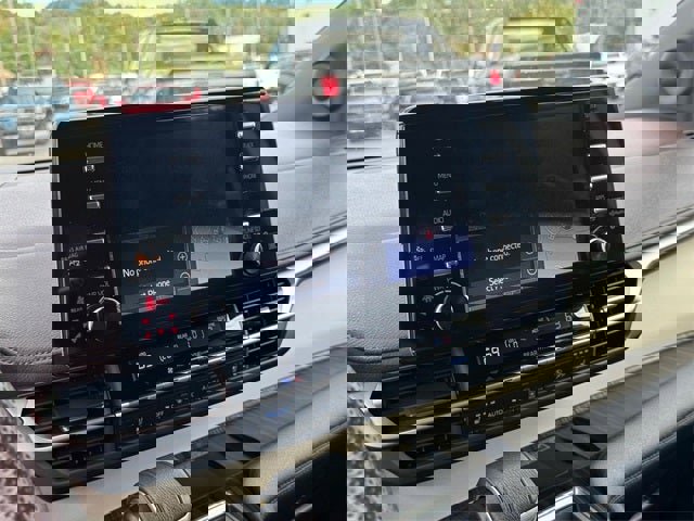 Used 2023 Toyota Sienna Platinum image 22