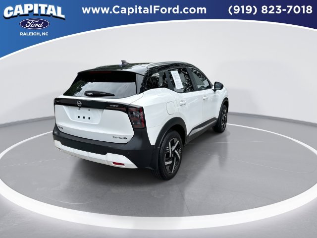 Used 2025 Nissan Kicks SV w/ SV Premium Package FWD image 8