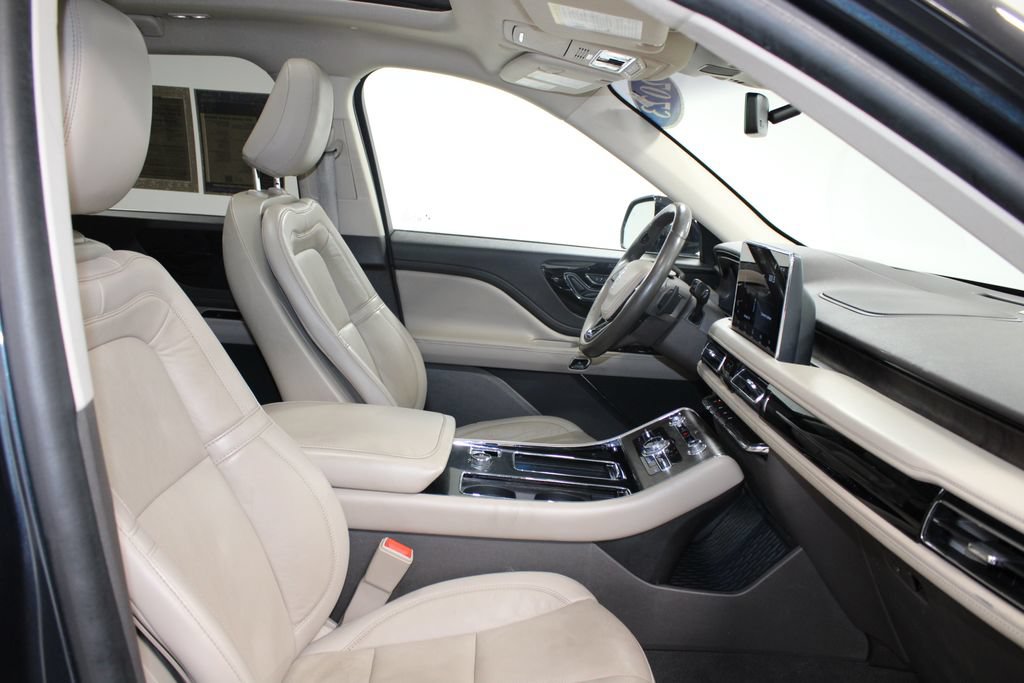 Used 2023 Lincoln Aviator Reserve w/ Equipment Group 201A AWD/4WD image 29