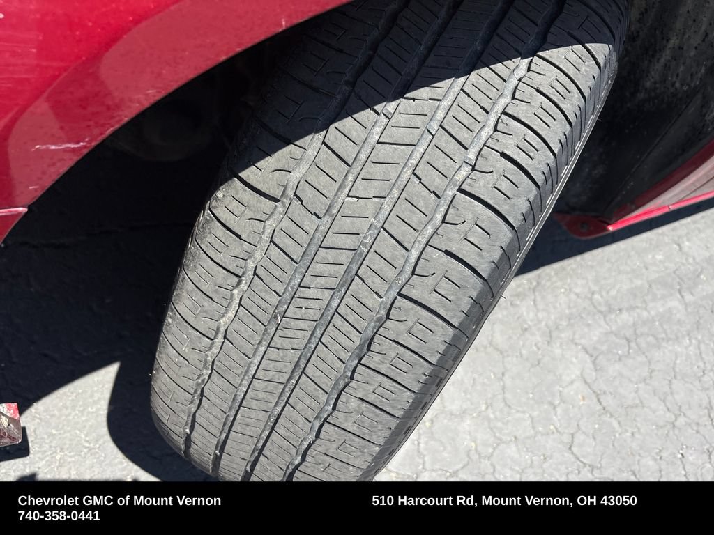 Used 2013 Chrysler Town & Country Touring FWD image 29