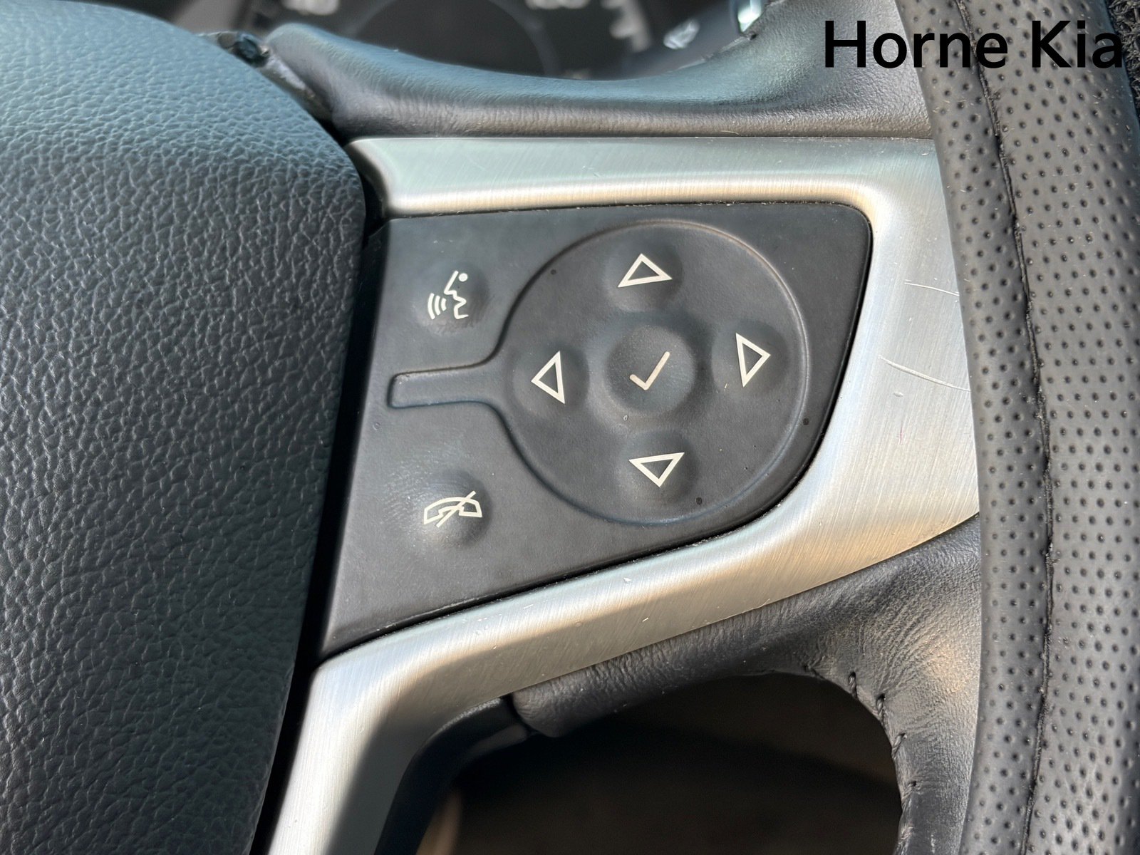 Used 2018 GMC Acadia SLE FWD image 21