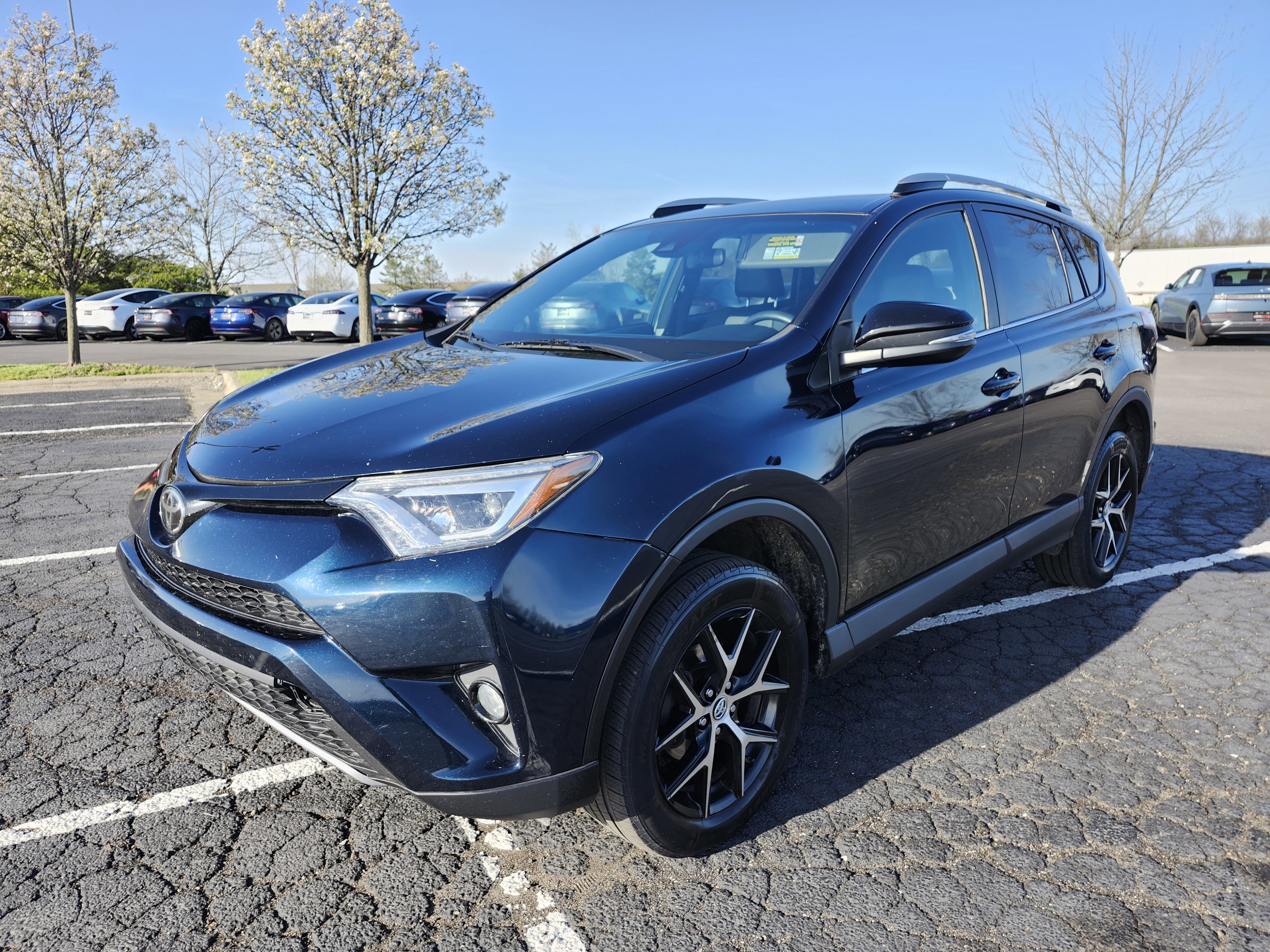 Used 2017 Toyota RAV4 SE image 13