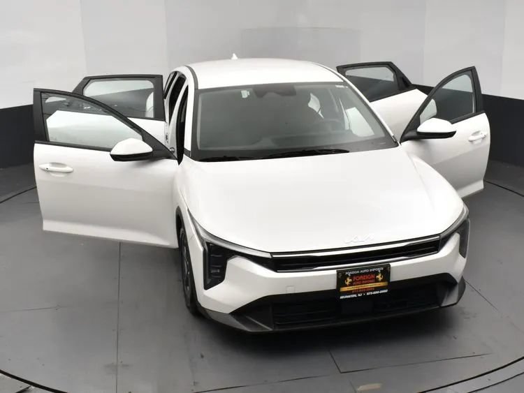 Used 2025 Kia K4 FWD image 10