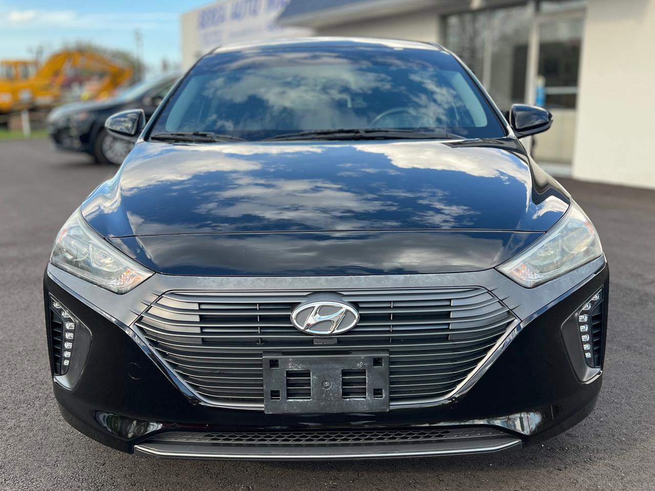 Used 2018 Hyundai Ioniq SEL FWD image 3