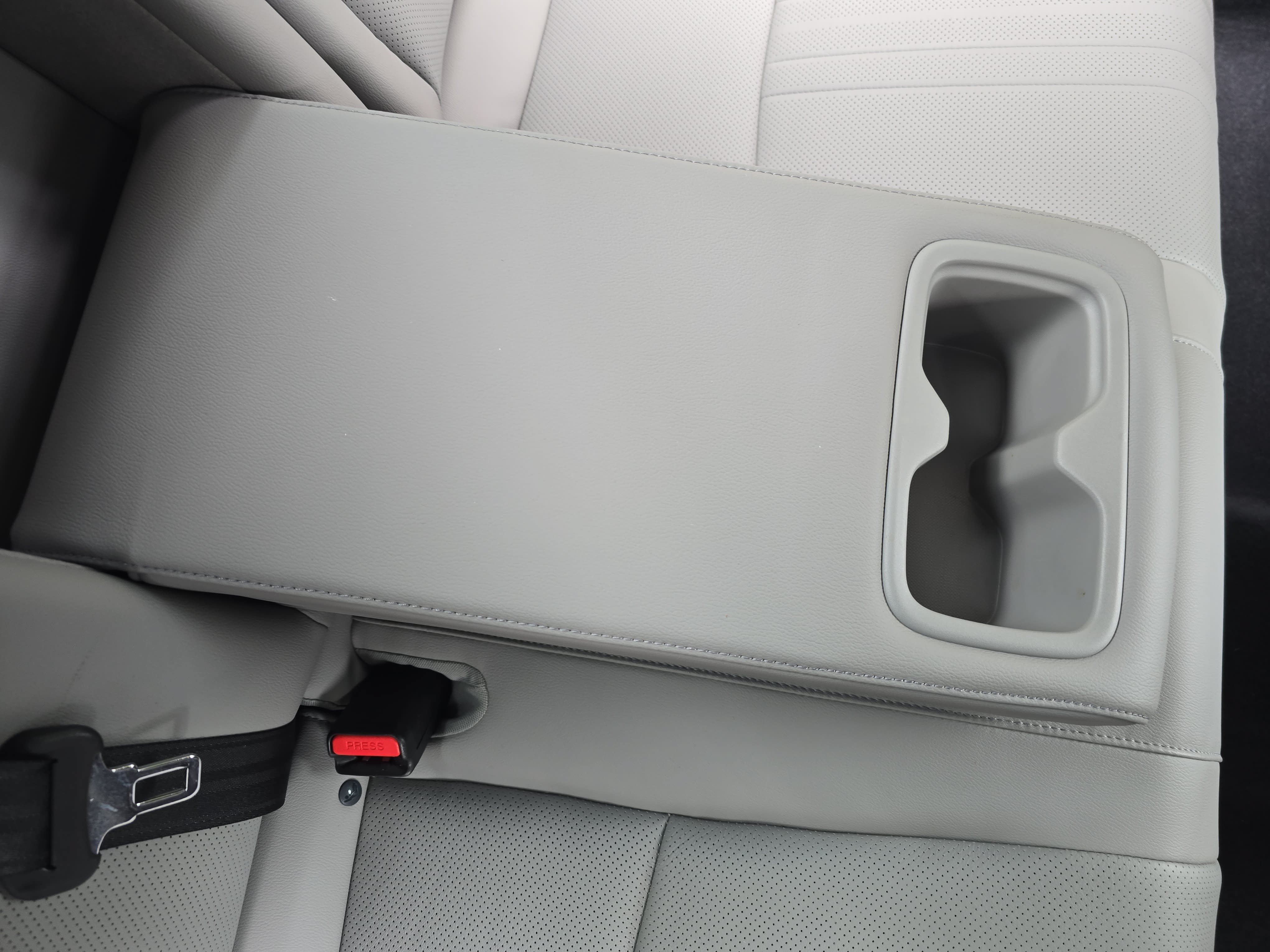 Used 2018 Honda Accord Touring image 12