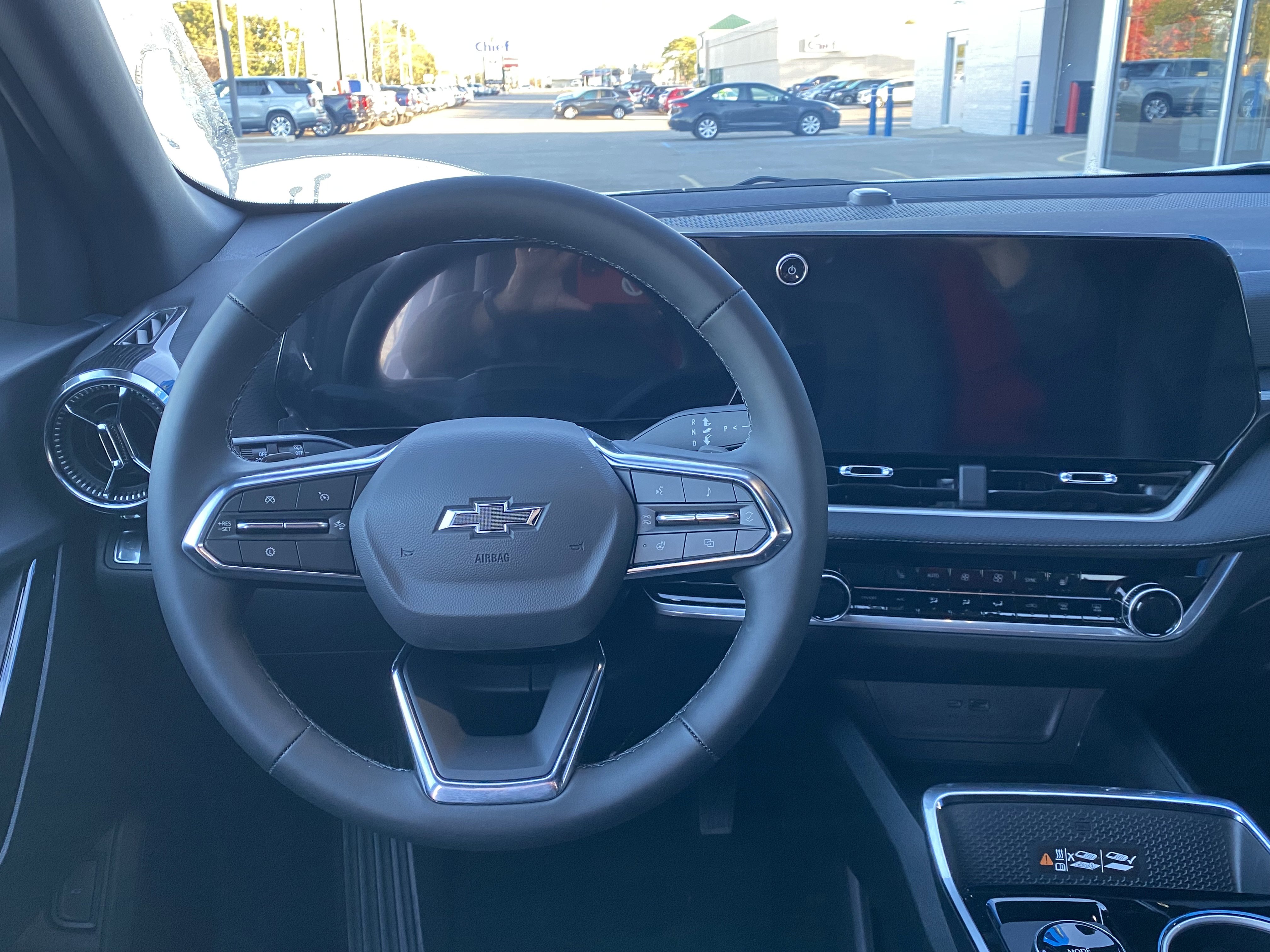 New 2026 Chevrolet Equinox LT w/ Convenience Package II image 2