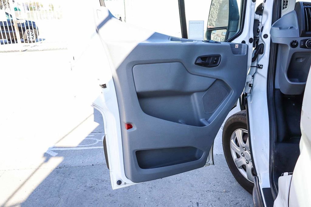 Used 2019 Ford Transit 250 130 Low Roof RWD image 30