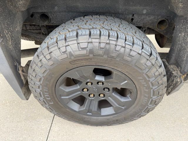 Used 2016 Chevrolet Silverado 1500 LT w/ Midnight Edition image 7