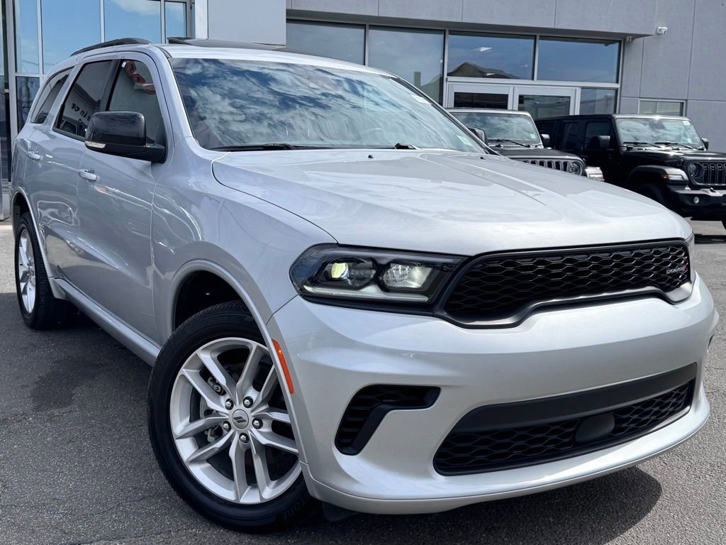 Used 2024 Dodge Durango GT image 1