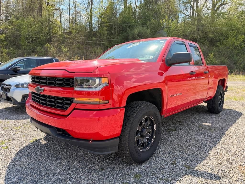 Used 2017 Chevrolet Silverado 1500 Custom w/ Custom Convenience Package AWD/4WD image 2