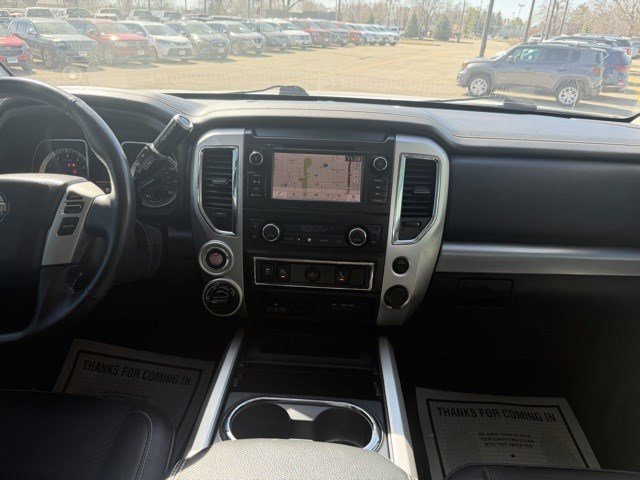 Used 2019 Nissan Titan PRO-4X image 25