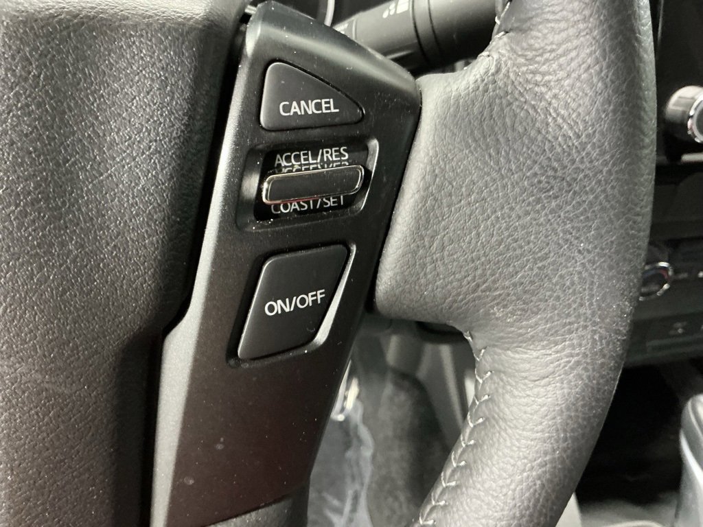 Used 2024 Nissan Frontier SL image 15