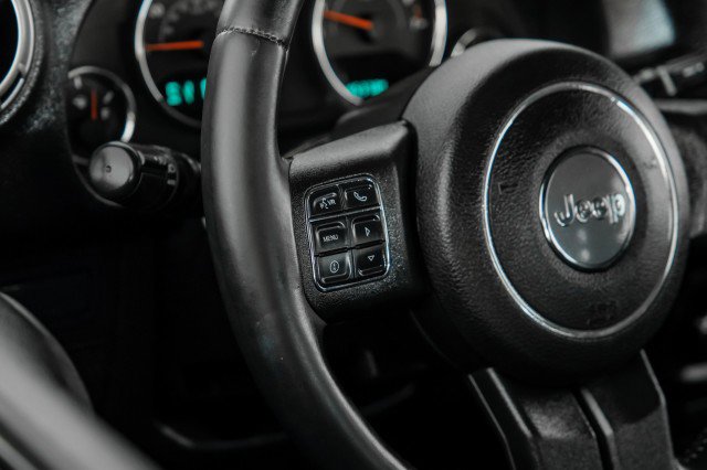 Used 2015 Jeep Wrangler Rubicon w/ Power Convenience Group image 14