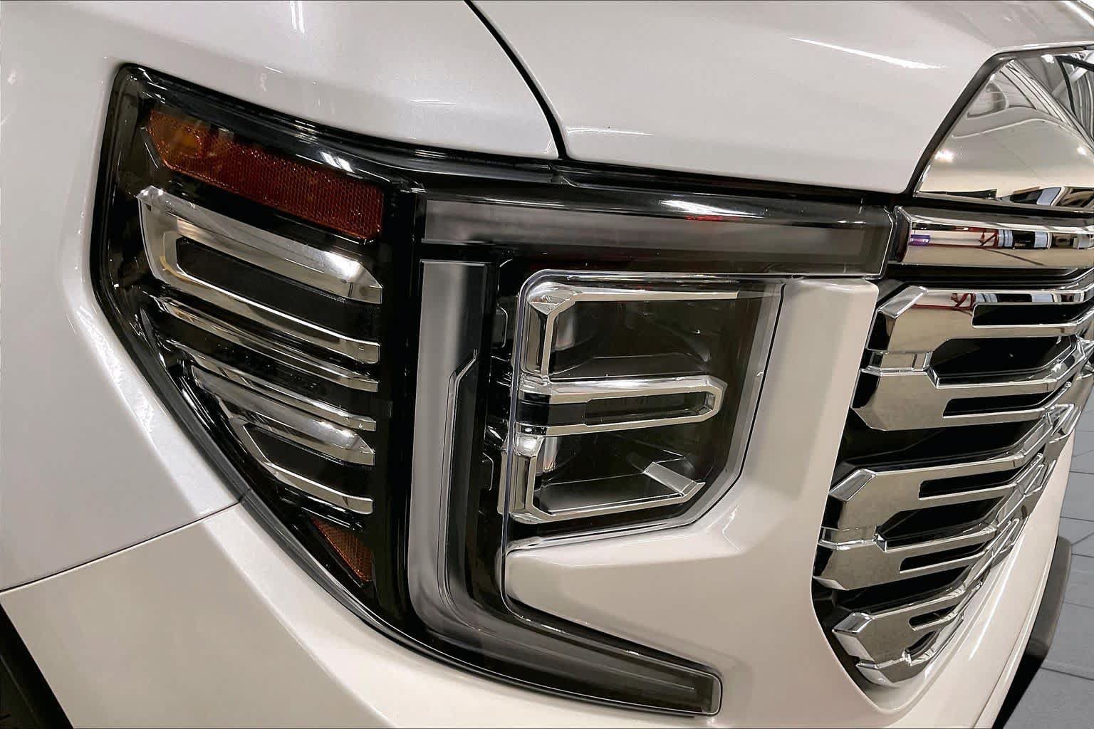 Used 2024 GMC Sierra 1500 Denali w/ Denali Reserve Package AWD/4WD image 28