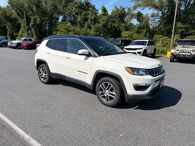 Used 2019 Jeep Compass Latitude w/ Popular Equipment Group AWD/4WD image 9