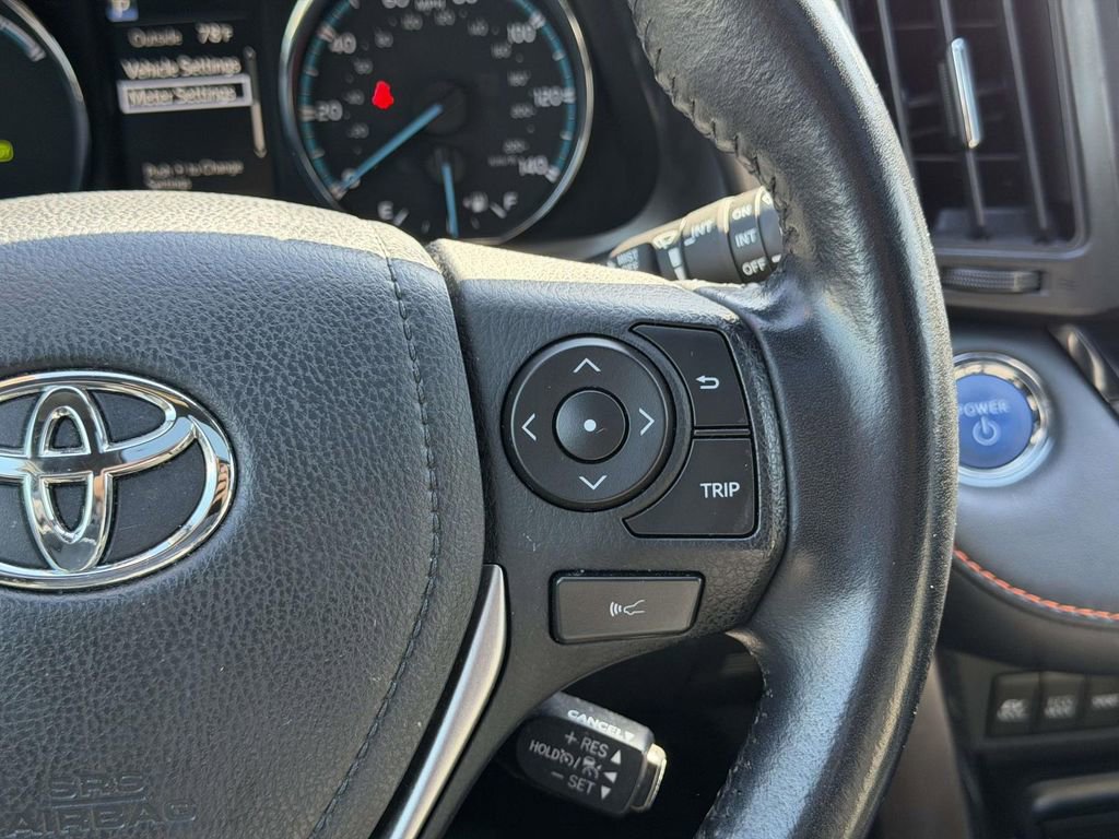 Used 2017 Toyota RAV4 SE image 10