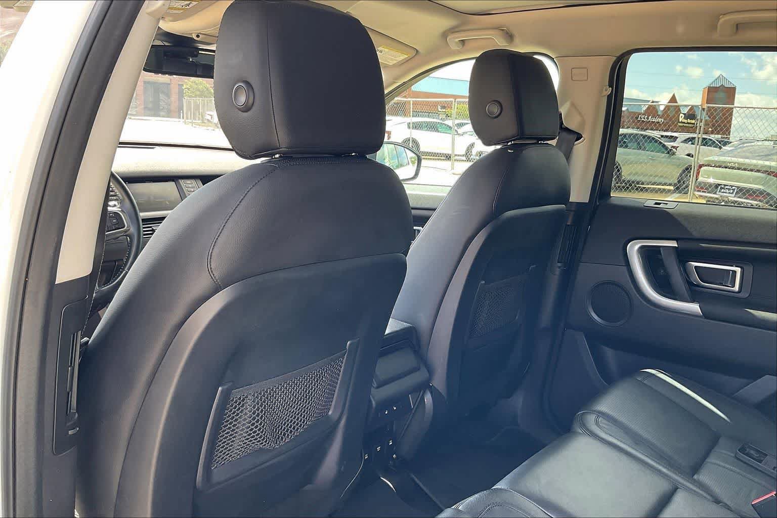 Used 2016 Land Rover Discovery Sport HSE AWD/4WD image 11