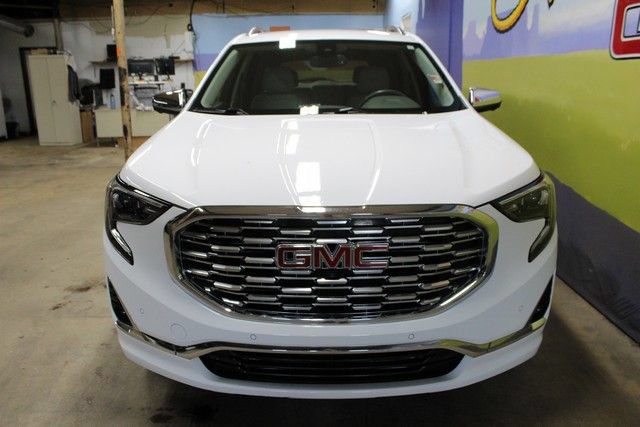 Certified 2020 GMC Terrain Denali w/ Denali Premium Package FWD image 2
