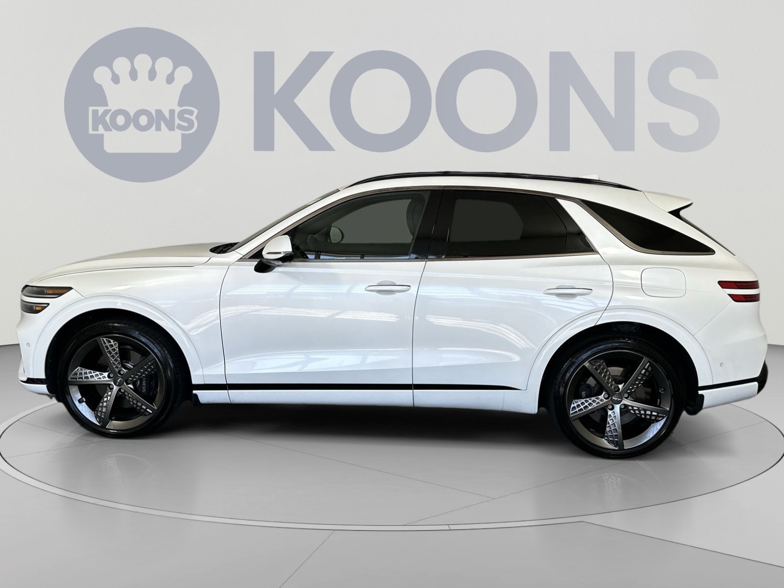 Used 2023 Genesis GV70 2.5T w/ Sport Prestige Package AWD/4WD image 2