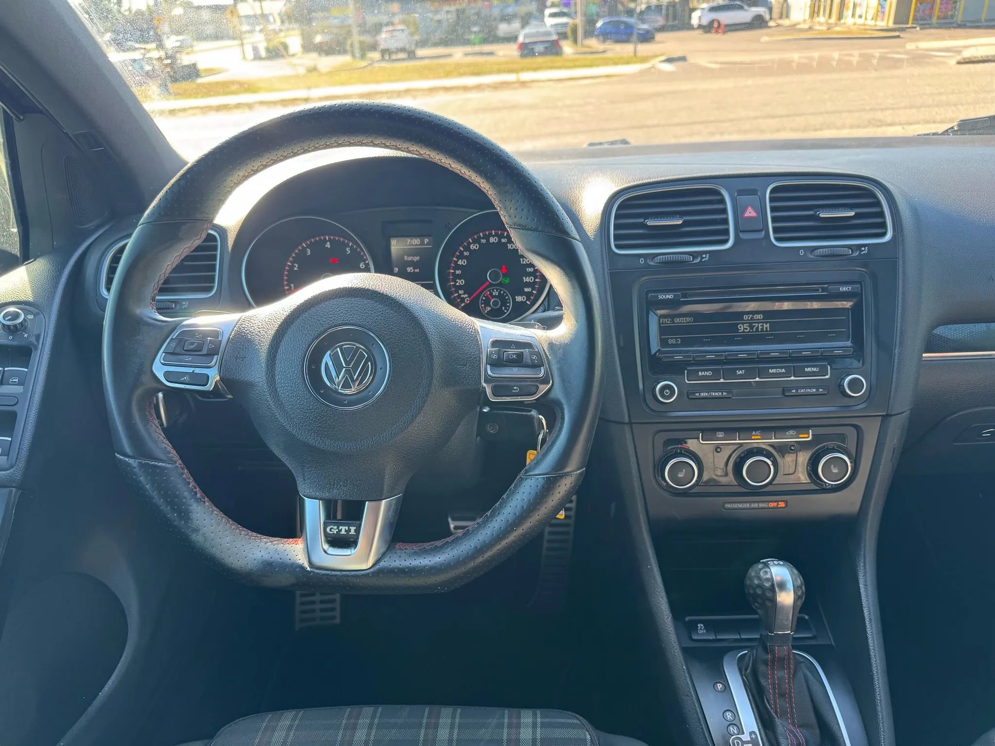Used 2014 Volkswagen GTI Wolfsburg Edition image 11
