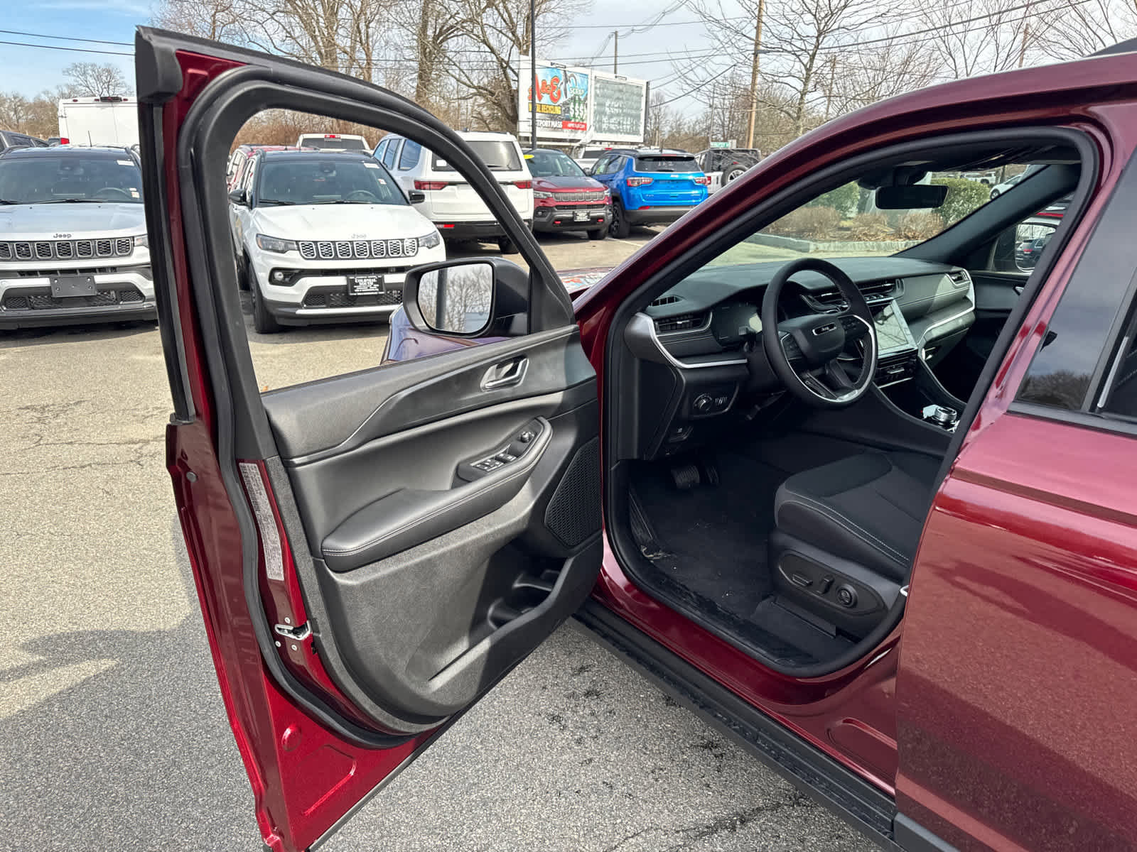 New 2025 Jeep Grand Cherokee Laredo X w/ Trailer Tow Package image 11