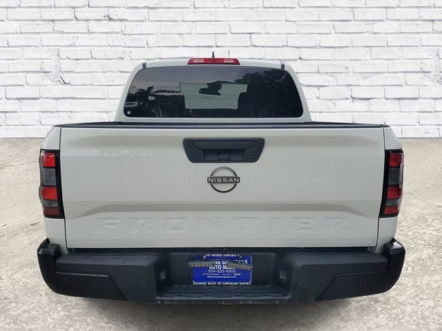 Used 2022 Nissan Frontier S w/ Technology Package RWD image 3