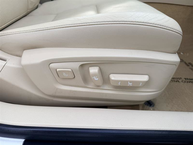 Used 2013 Lexus ES 350 w/ Luxury Pkg FWD image 14