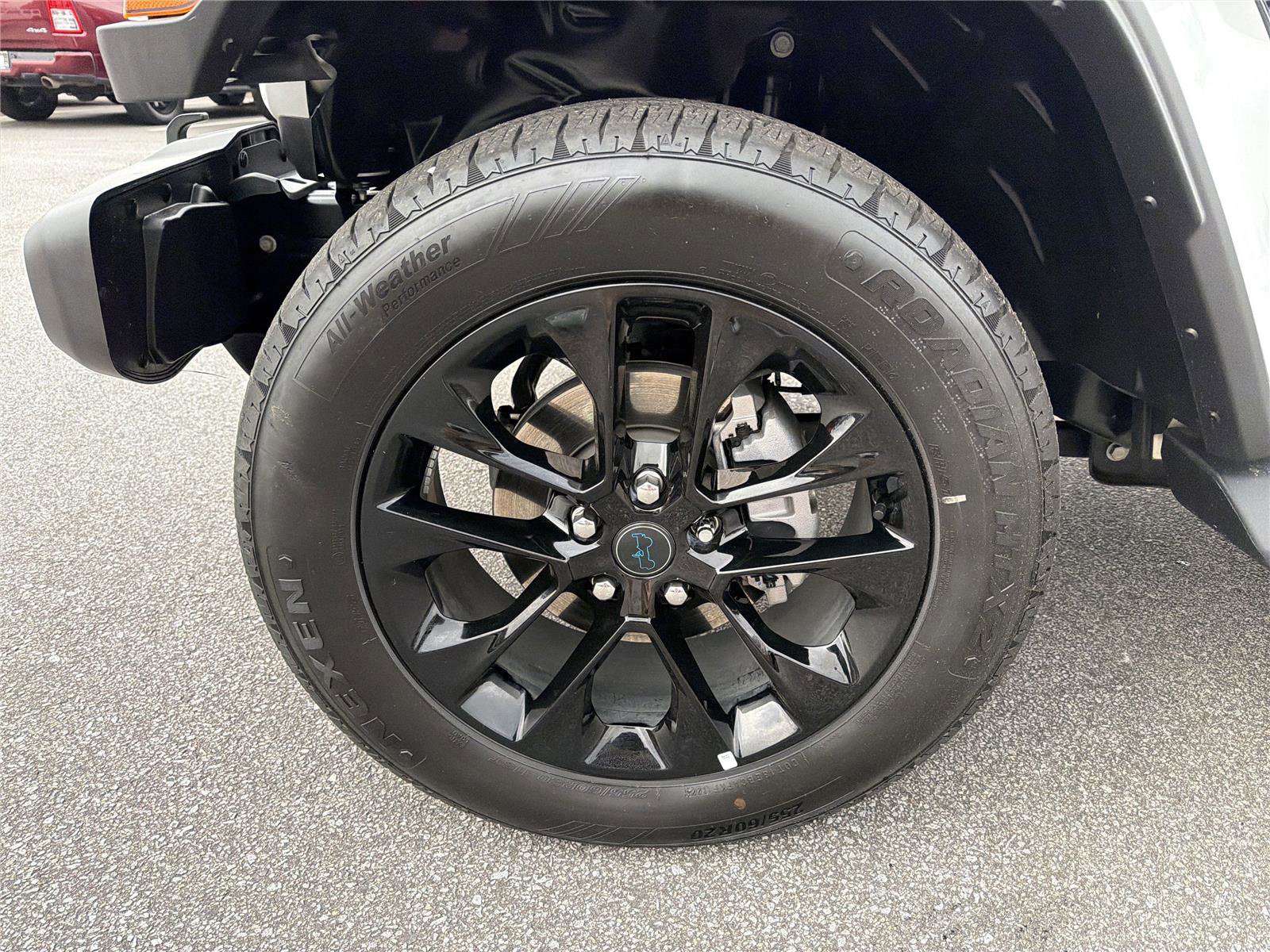 Used 2025 Jeep Wrangler Sahara image 12