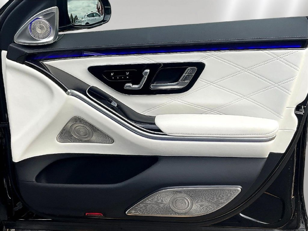 Used 2025 Mercedes-Benz S 63 AMG S w/ Rear Seat Package image 28