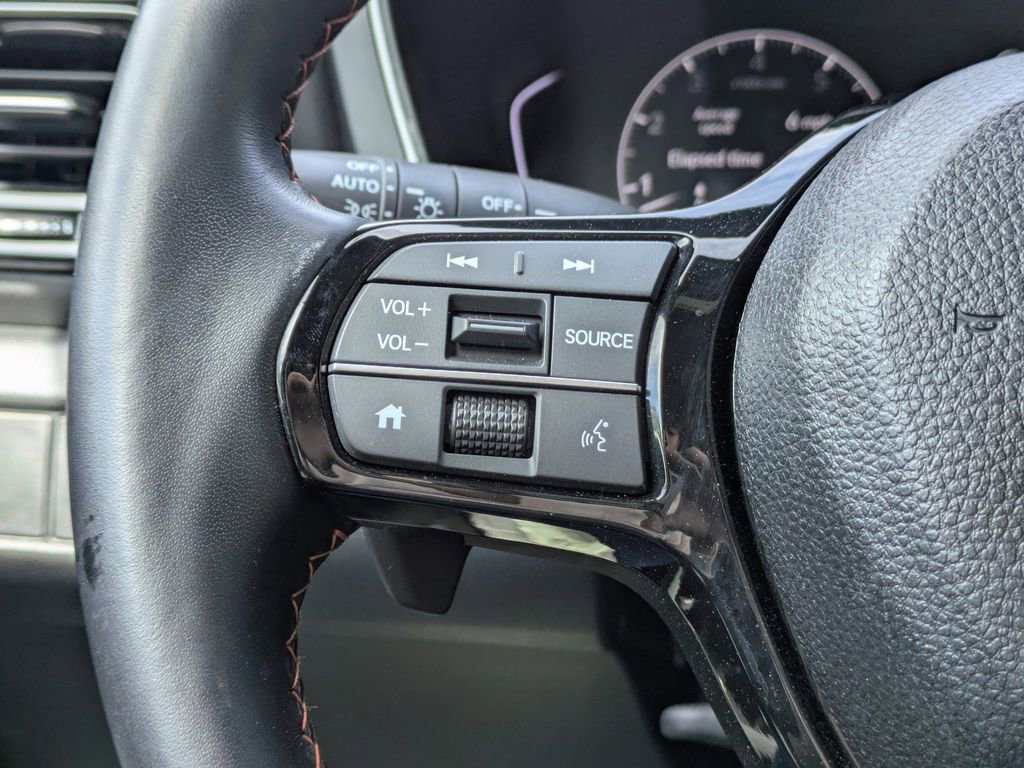 Used 2025 Honda Pilot Sport image 25