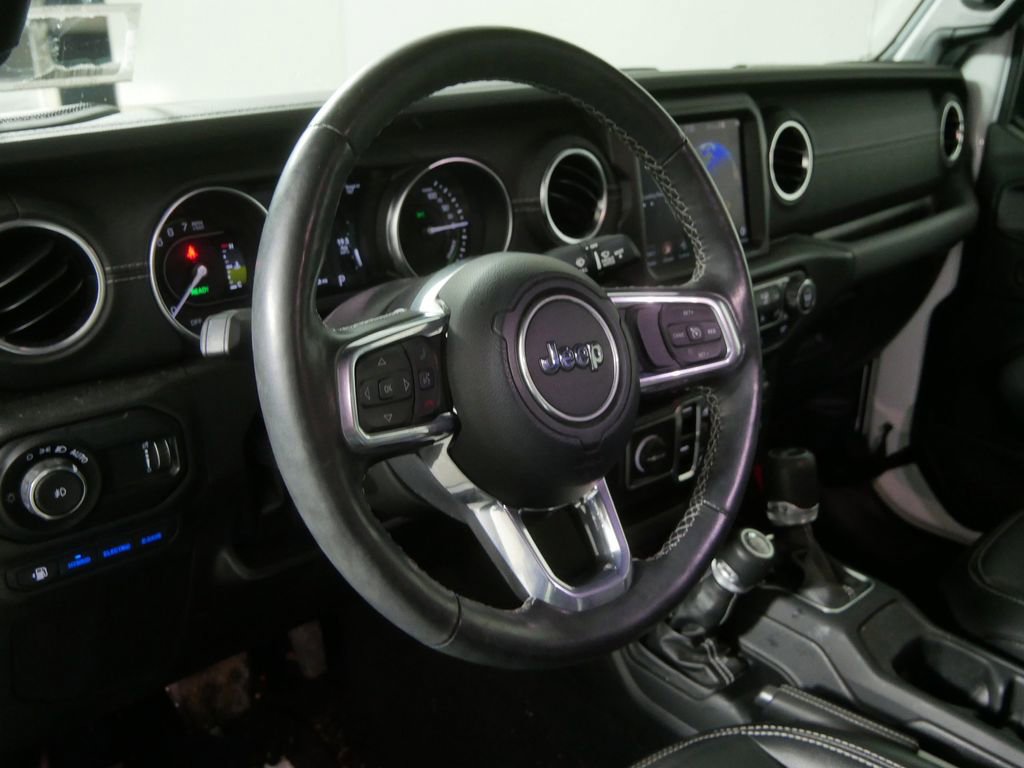 Used 2023 Jeep Wrangler Unlimited Sahara w/ Cold Weather Group image 13