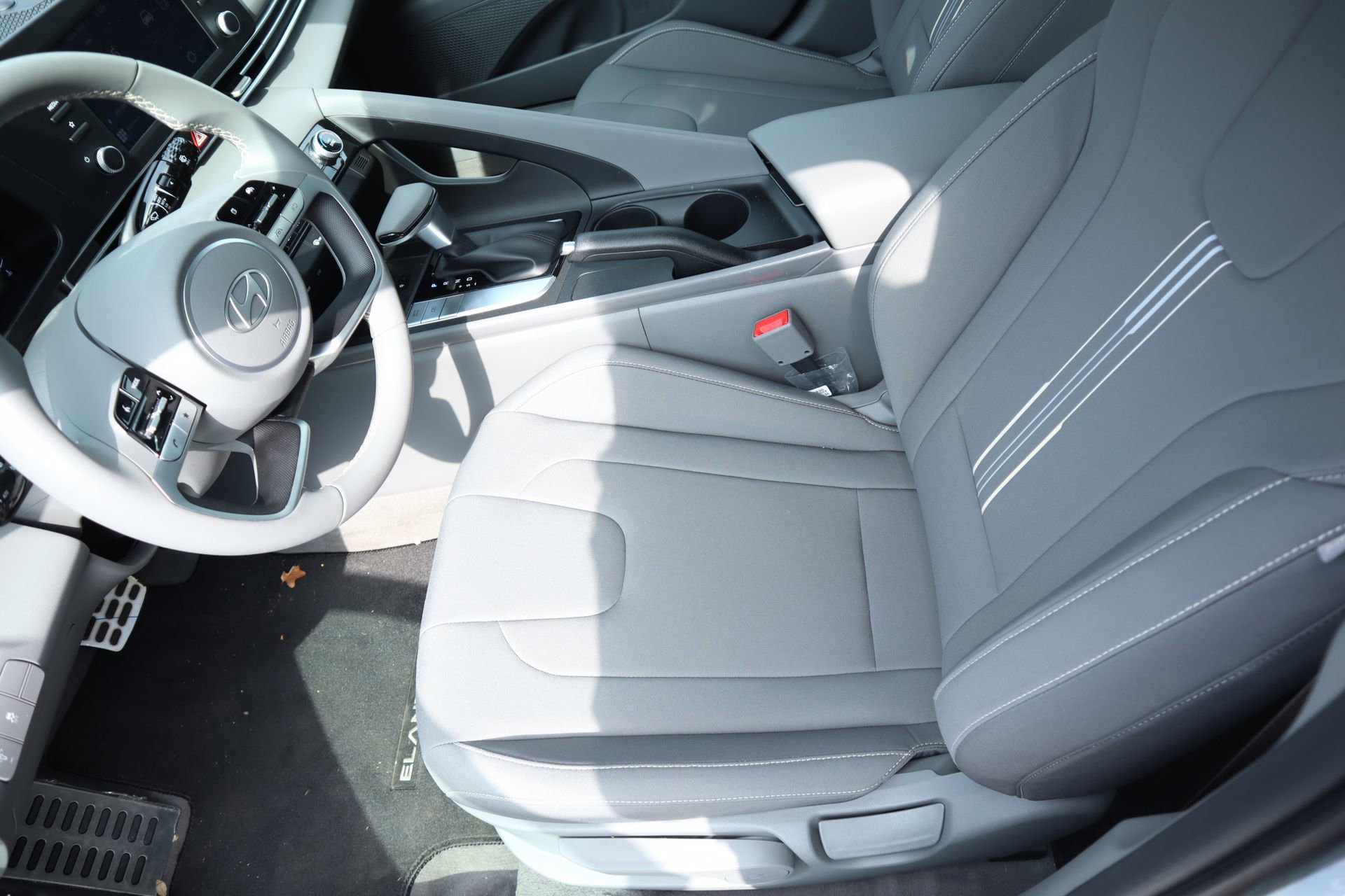 New 2025 Hyundai Elantra Sport w/ Cargo Package image 7