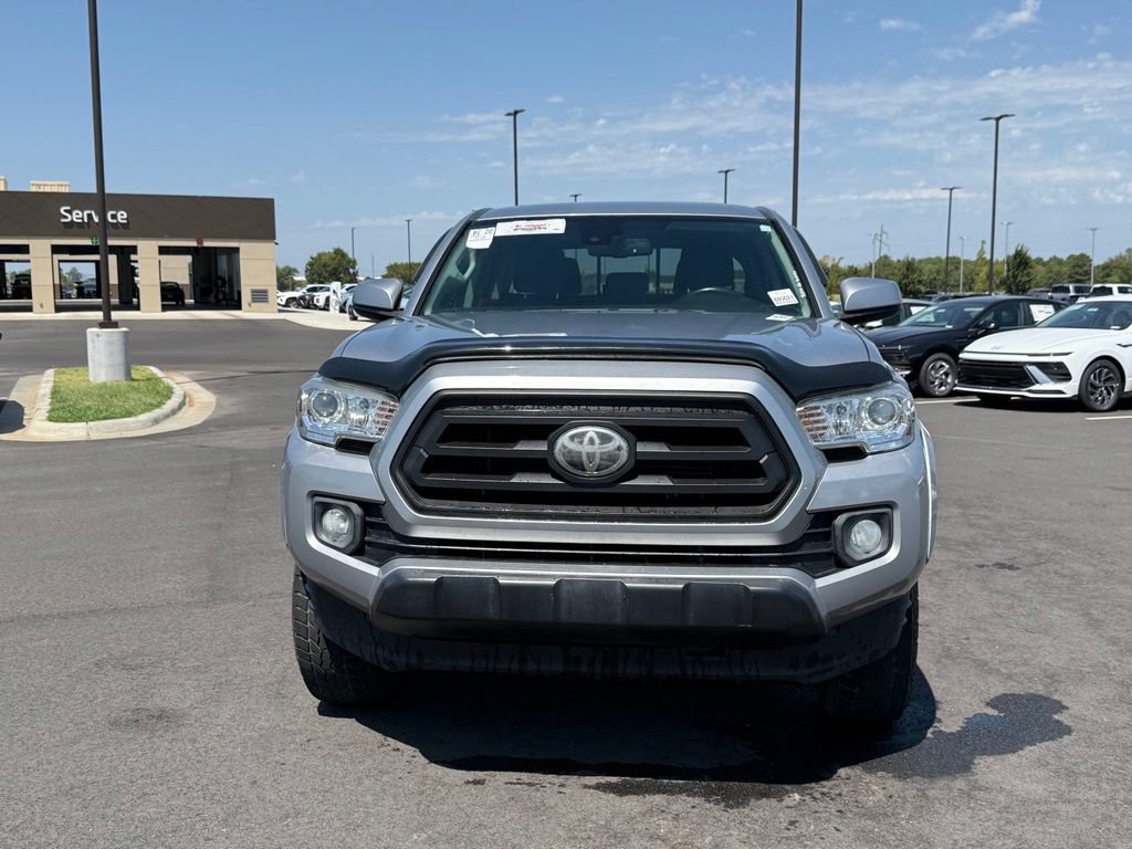 Used 2020 Toyota Tacoma SR5 RWD image 2