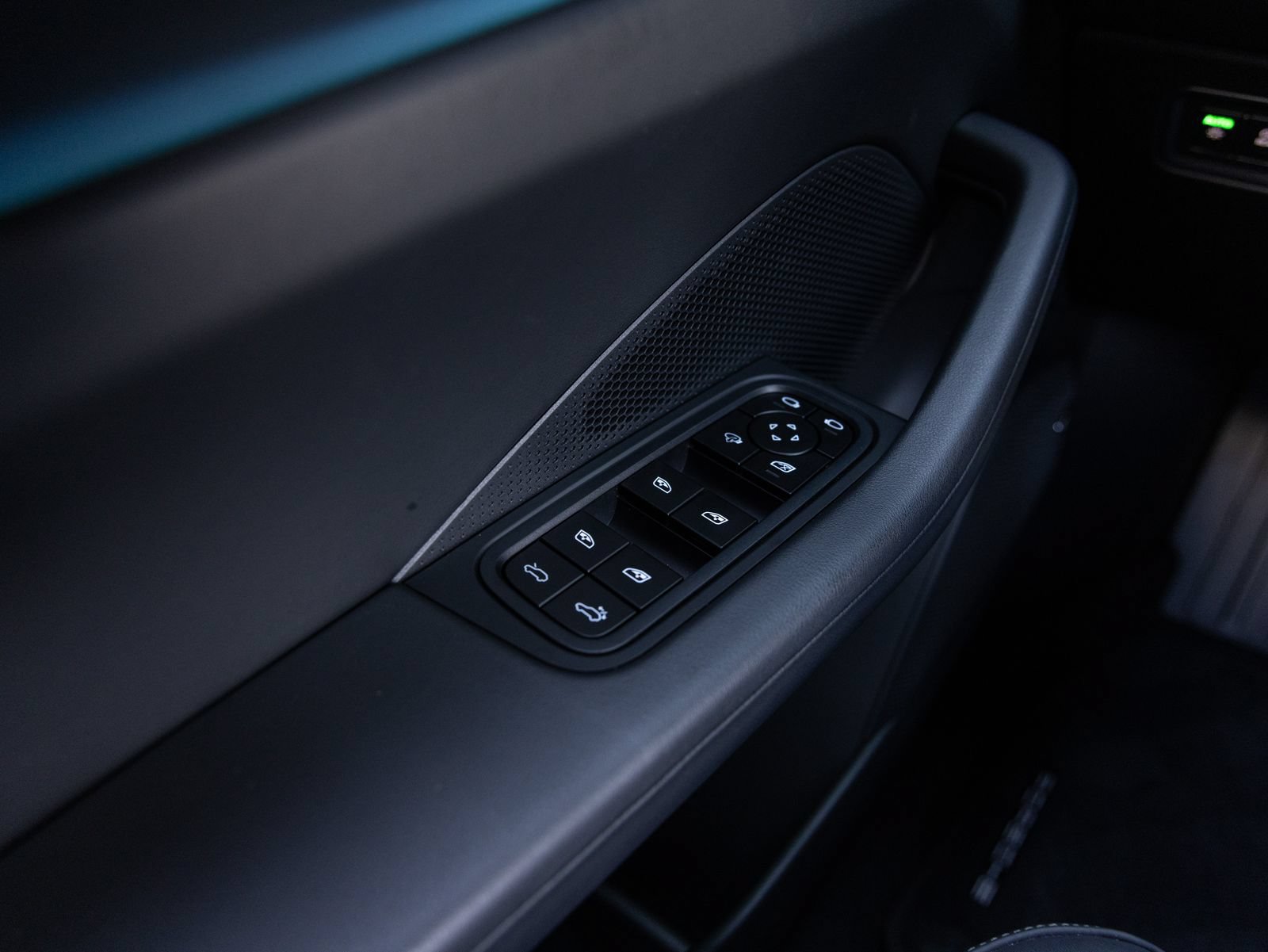 New 2026 Porsche Macan 4 Electric AWD/4WD image 22