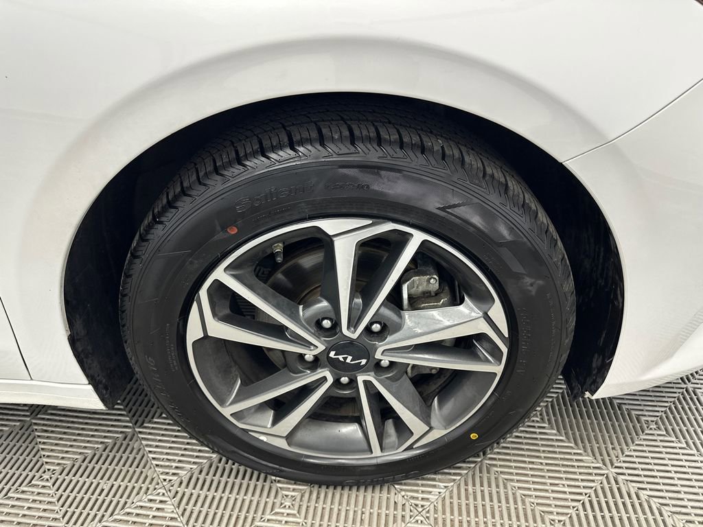Used 2024 Kia Forte LXS image 12