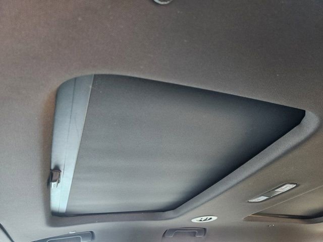 Used 2022 Chevrolet Traverse High Country image 28