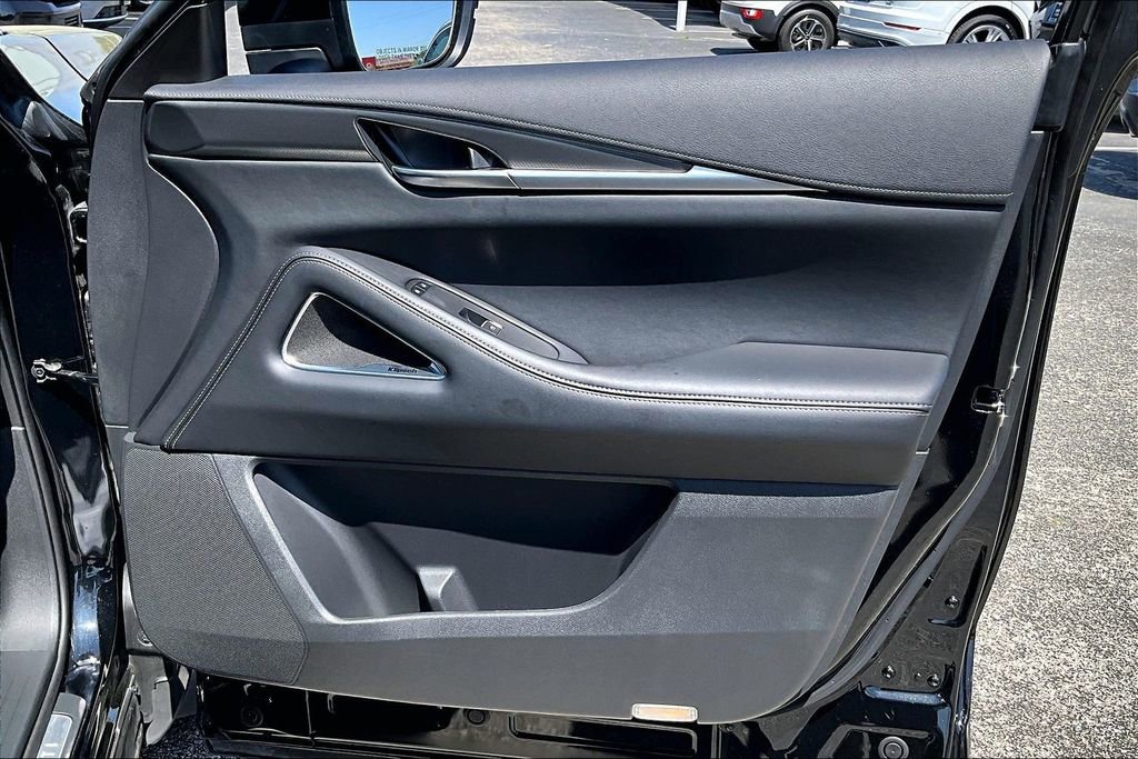 Certified 2026 INFINITI QX60 Luxe w/ Family Package FWD image 25