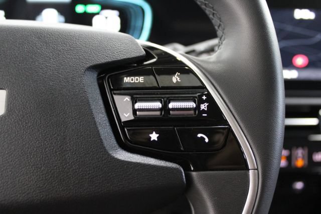 Used 2024 Kia Niro EX FWD image 21