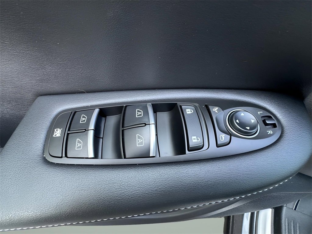 Used 2022 INFINITI QX50 Essential image 17