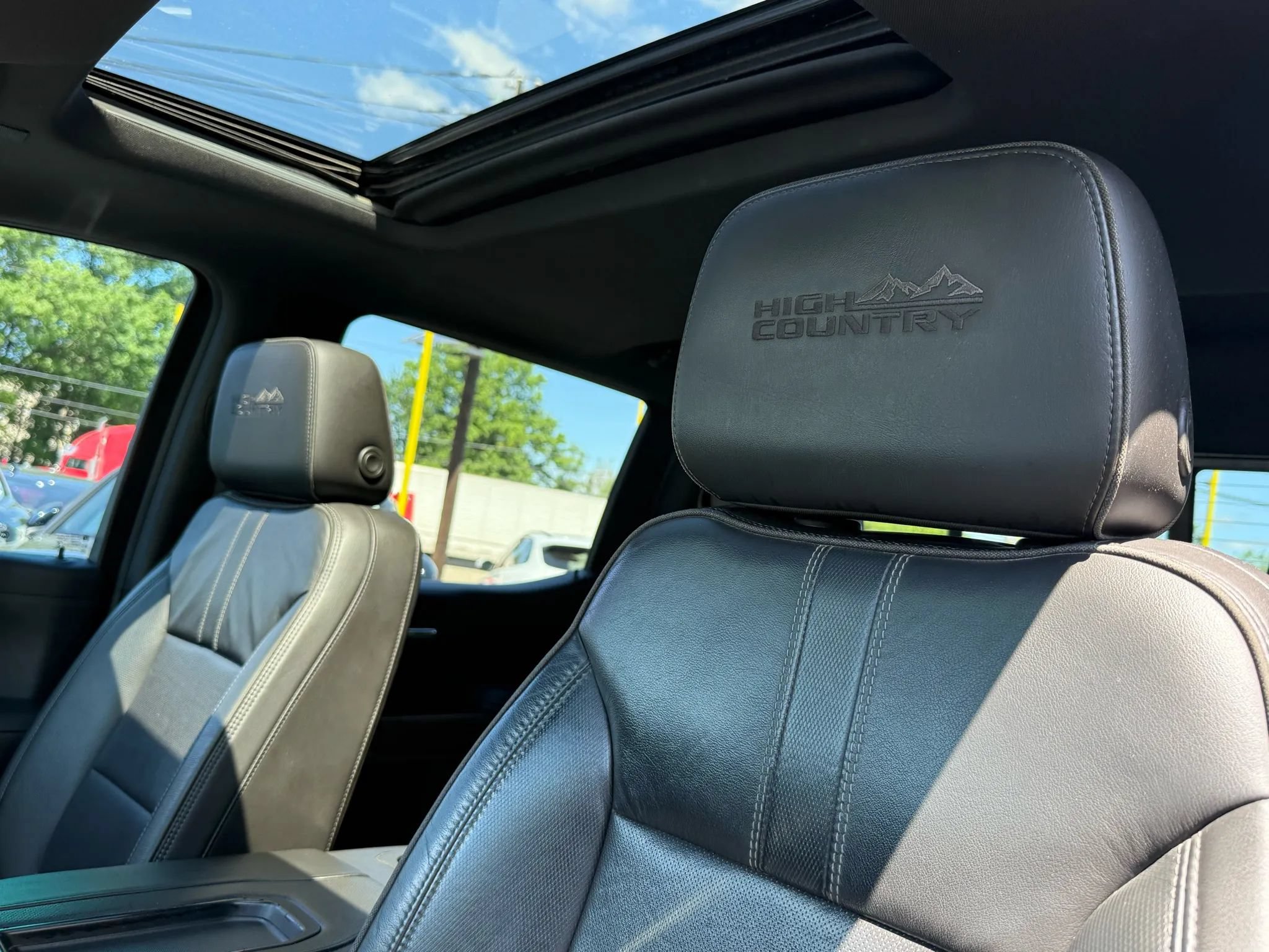Used 2019 Chevrolet Silverado 1500 High Country w/ Technology Package AWD/4WD image 49