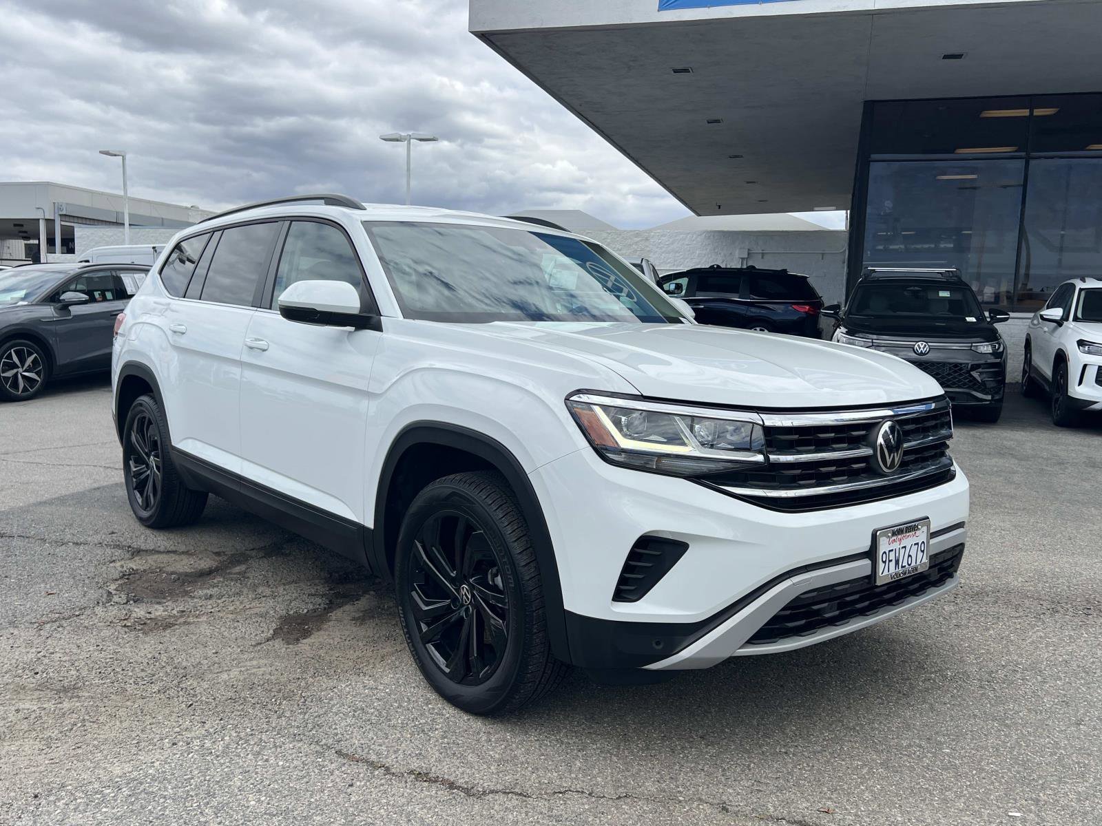 Used 2023 Volkswagen Atlas SE w/ Black Wheel Package AWD/4WD image 26