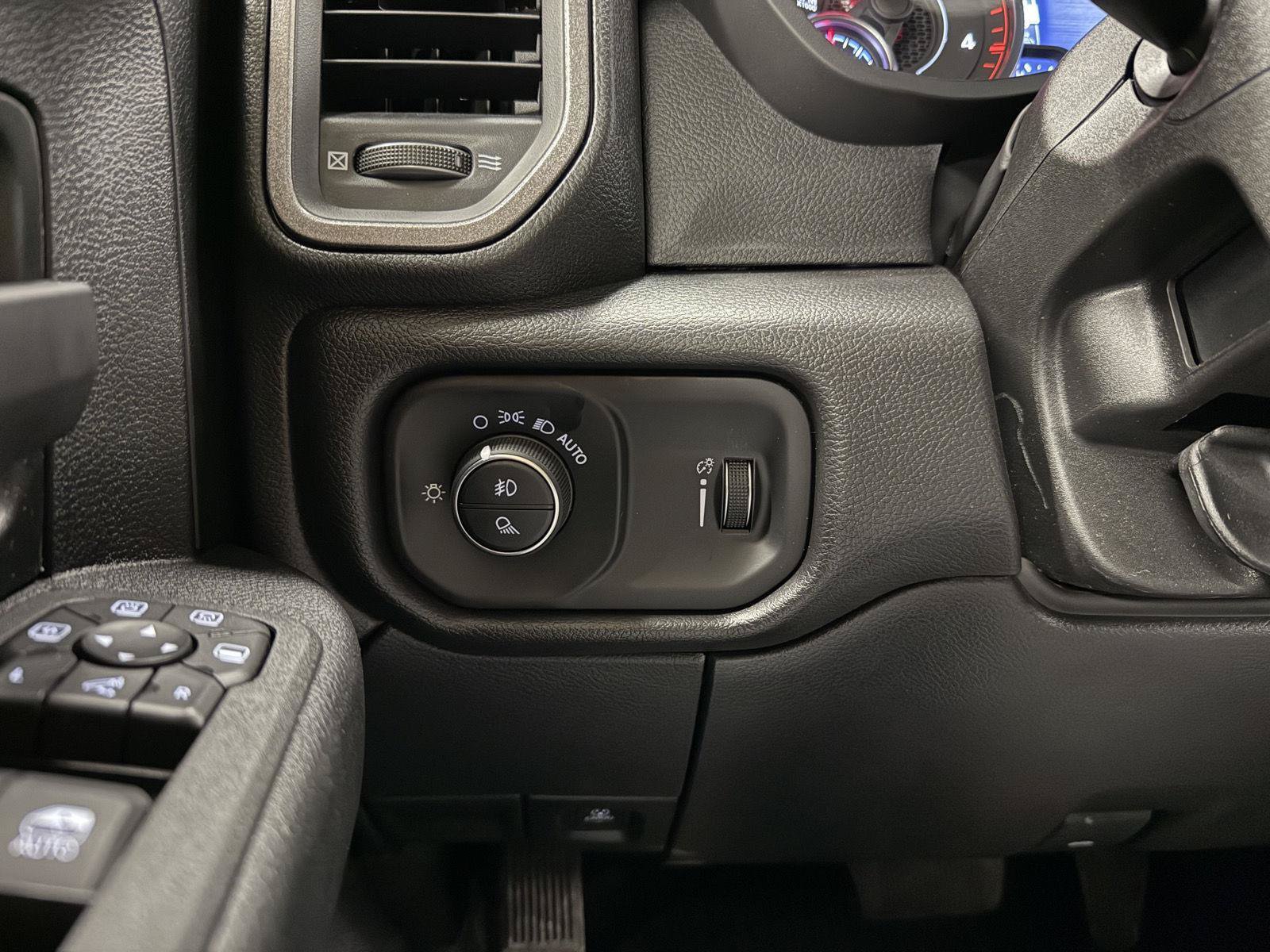 New 2026 RAM 2500 Tradesman AWD/4WD image 15