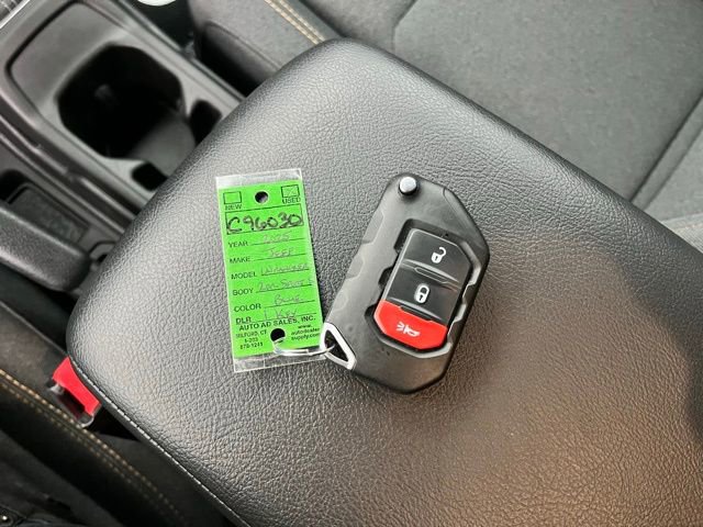 Used 2025 Jeep Wrangler Sport S image 37